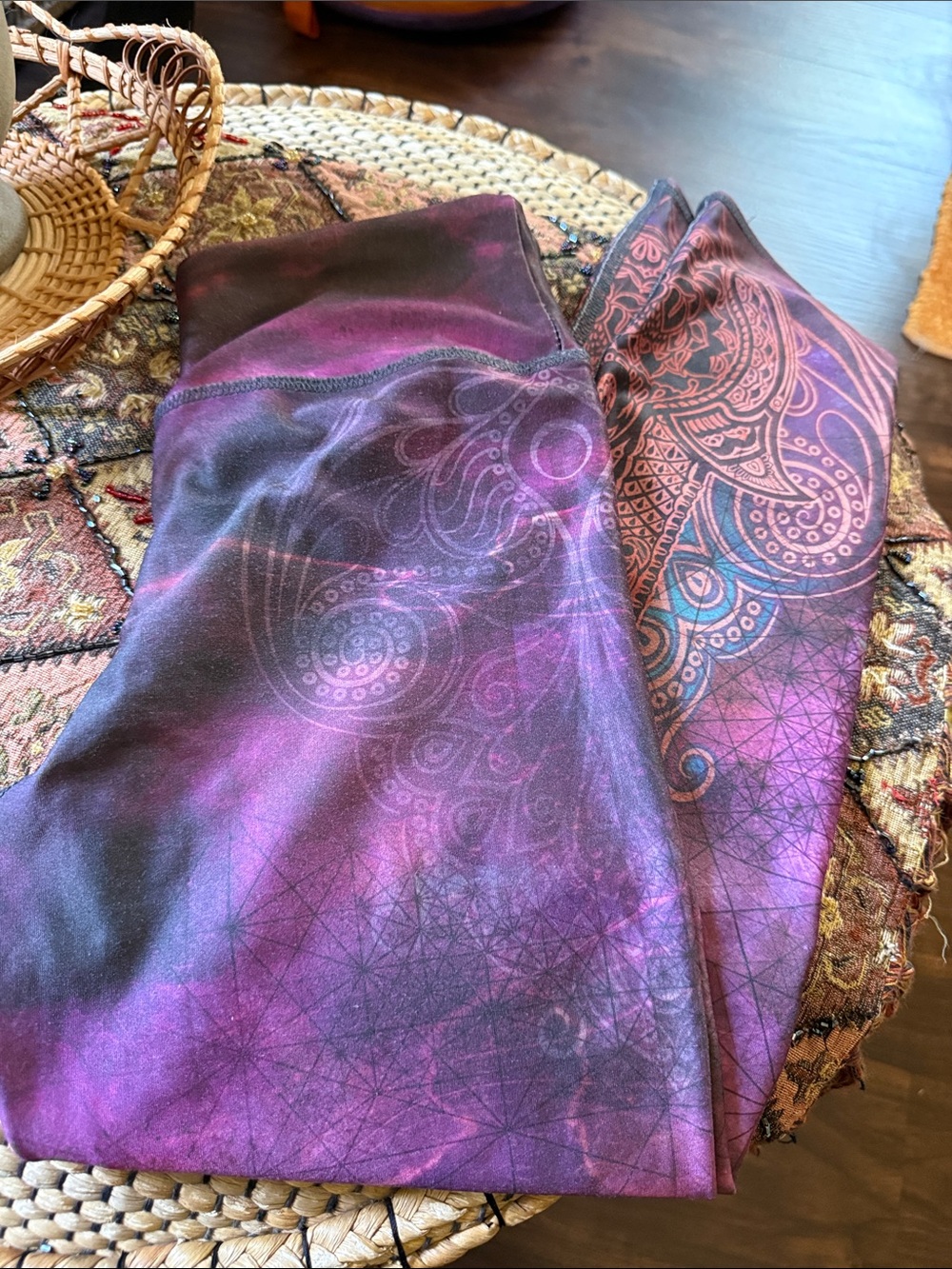 Evolution and Creation Active Purple and Pink Tie-Dye Leggings